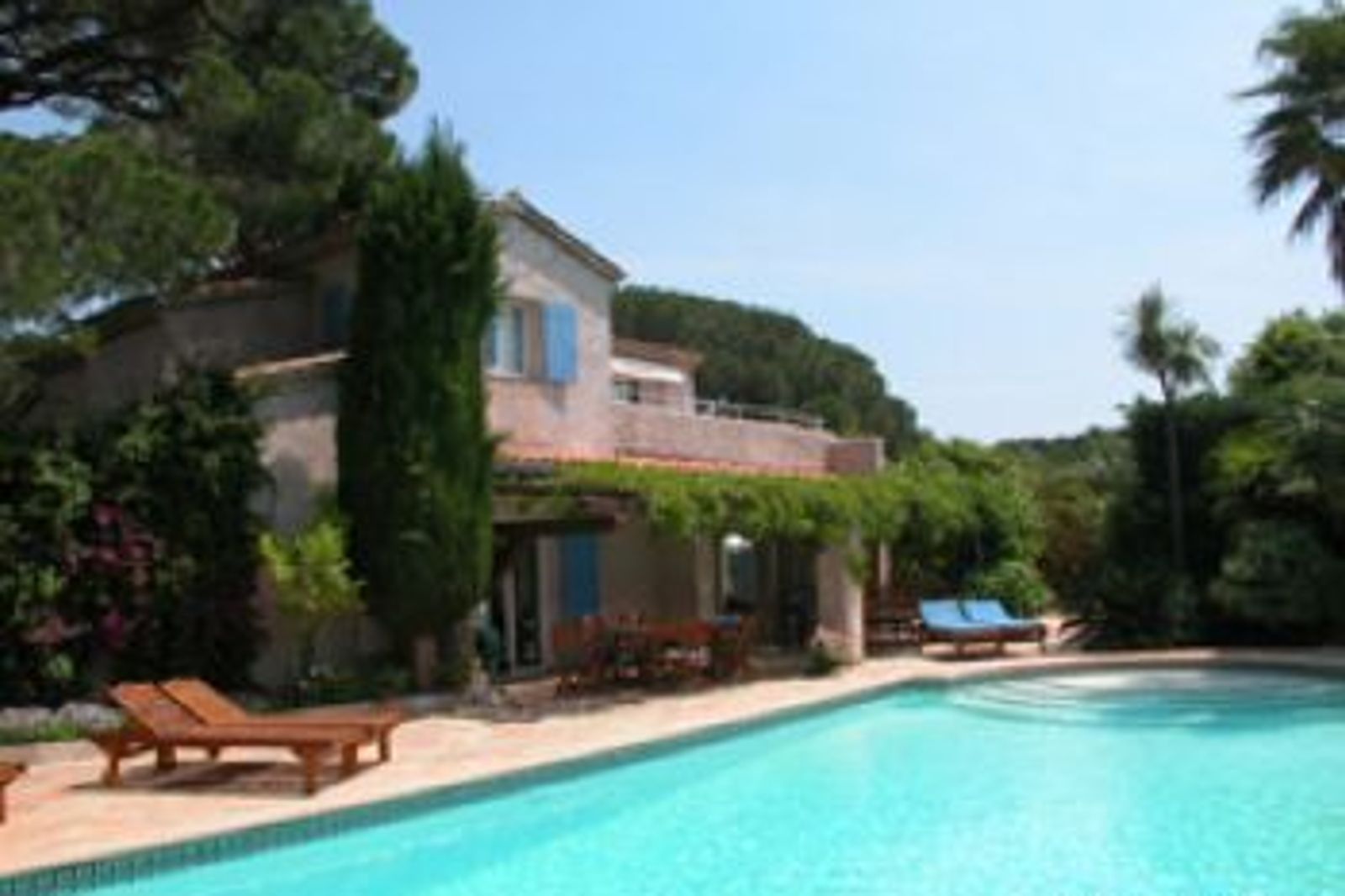 Charming villa in next to Tahiti Beach