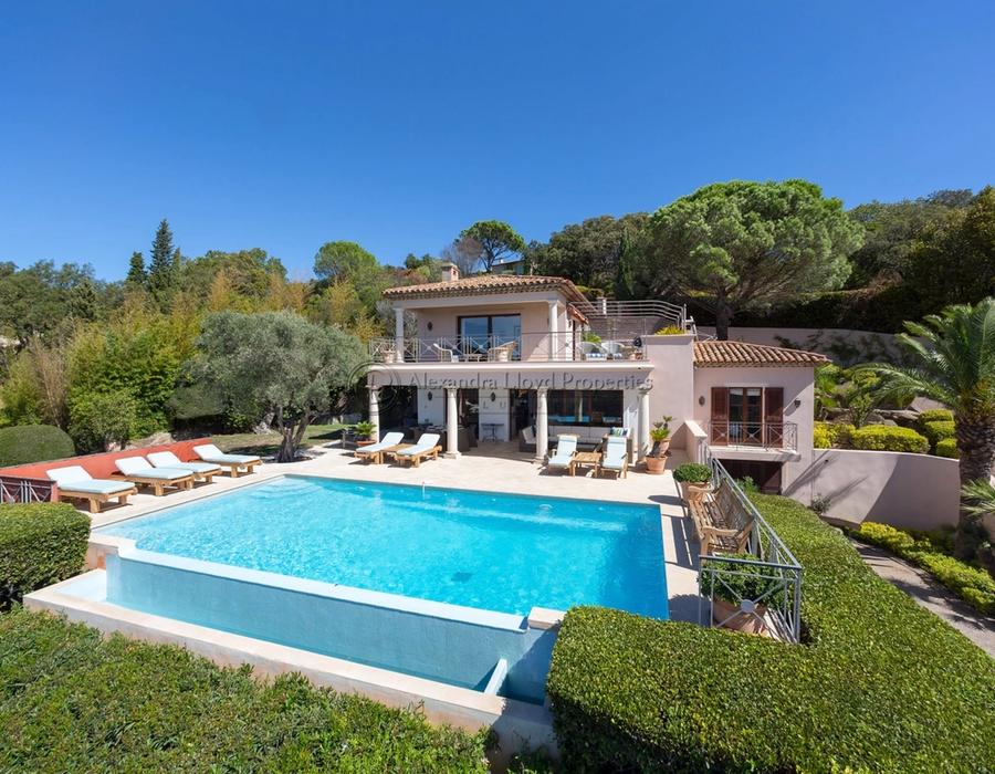 Great views and a lovely family home in l'Escalet, Ramatuelle 2