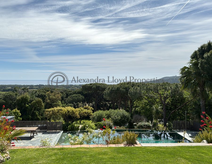 Villa for Rent in Domaine de l’Oumède, Ramatuelle, Enjoying Beautiful Views 2