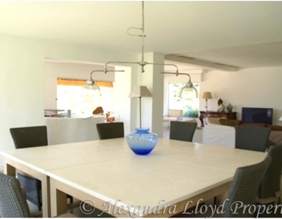 Beautiful property close to the Plage des Salins in Saint Tropez 3