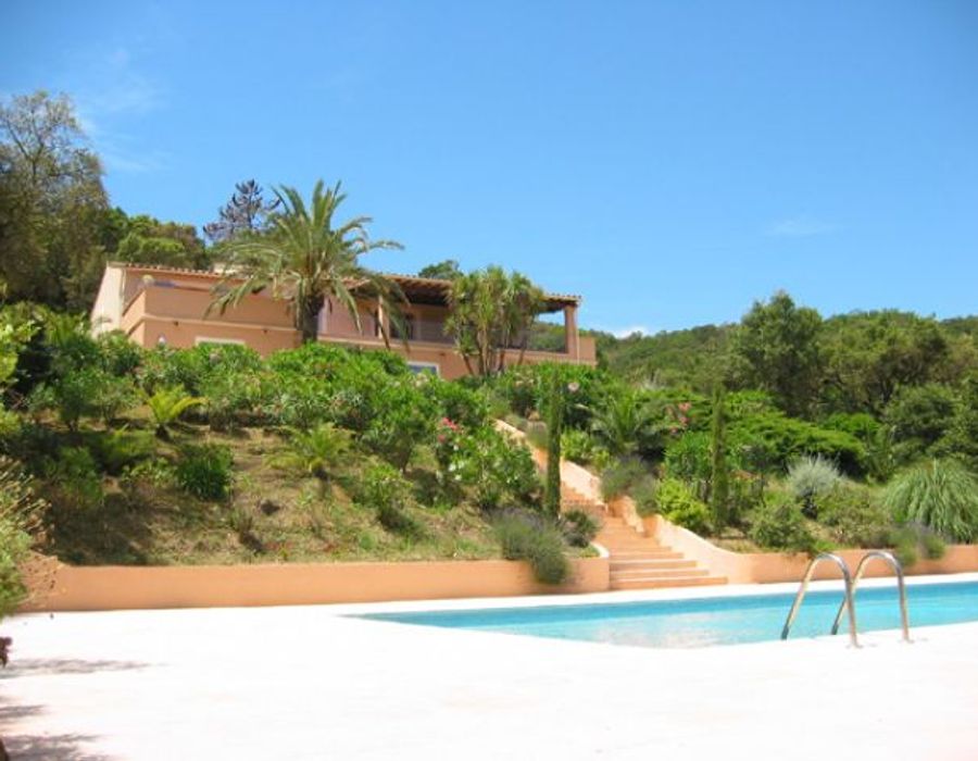 Neo Provencal villa in Ramatuelle with lovely views 4