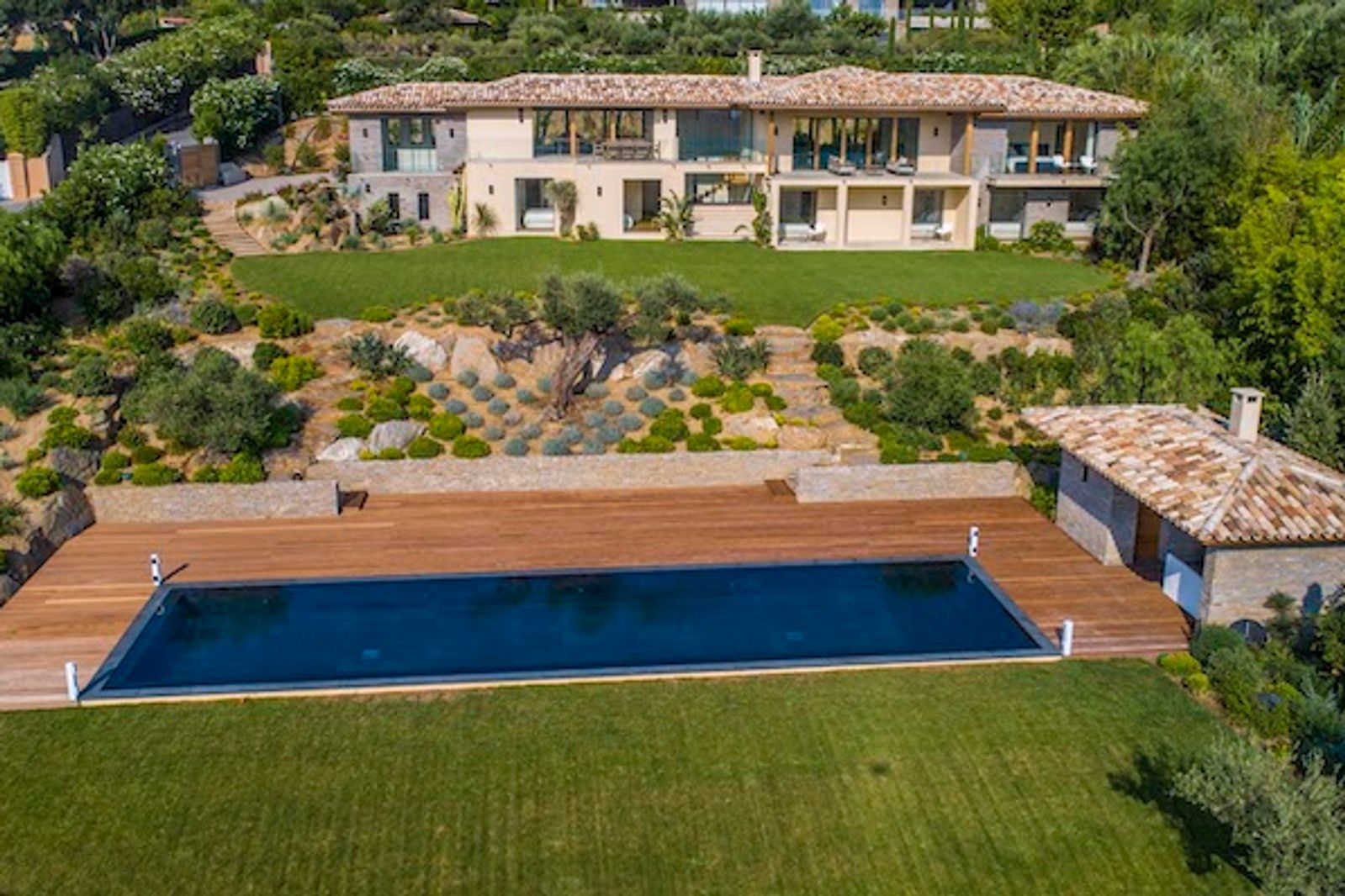 Stunning location, views and design, Bellevue Saint Tropez