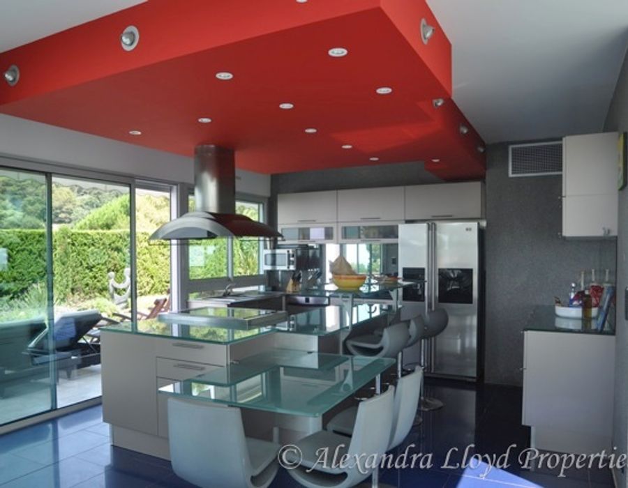 Contemporary villa, wonderful views in a private domain, Villefranche 4