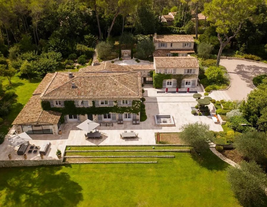 An exceptional 9 bedroom property located in a gated domaine in Valbonne 1