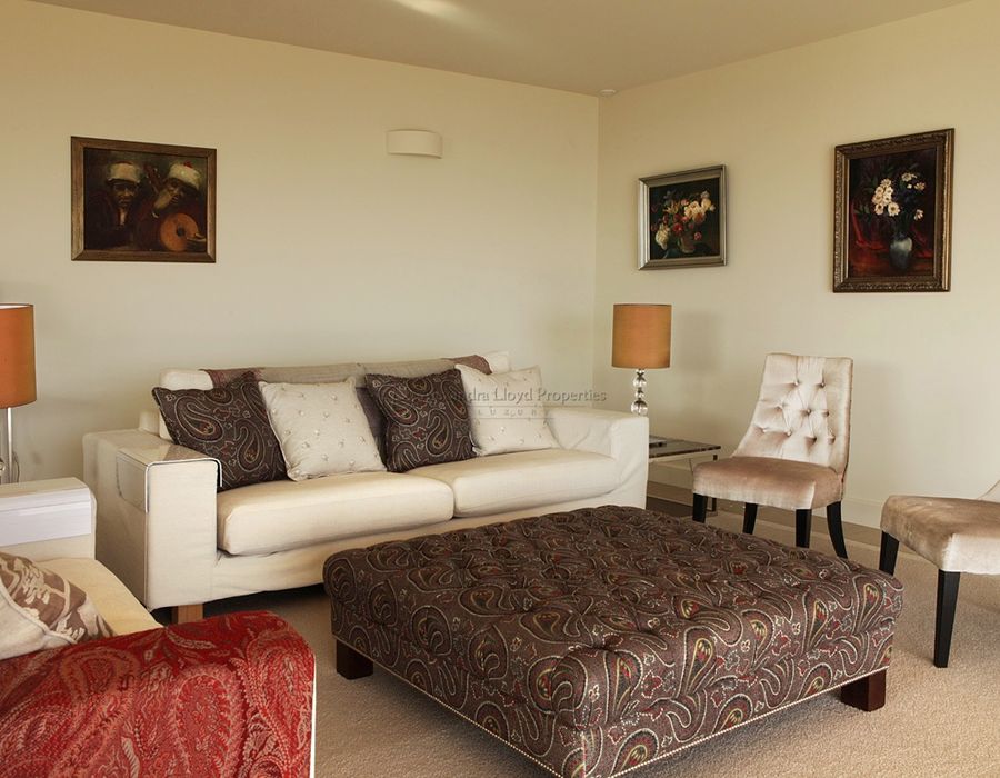 Contemporary Provencal villa with fabulous views in Tourrettes sur Loup 6