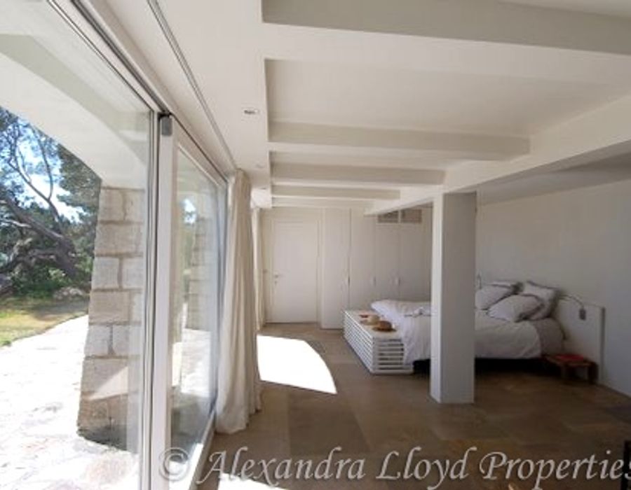 Stunning waters edge property in Lavandou 4