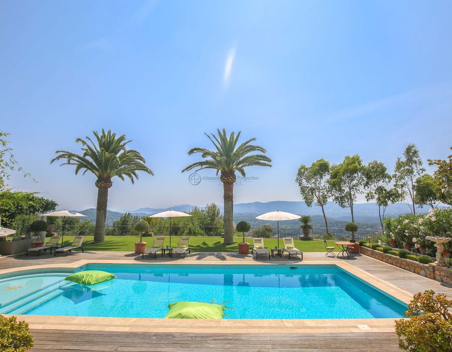 A beautifully decorated home close to Mougins and Valbonne 5
