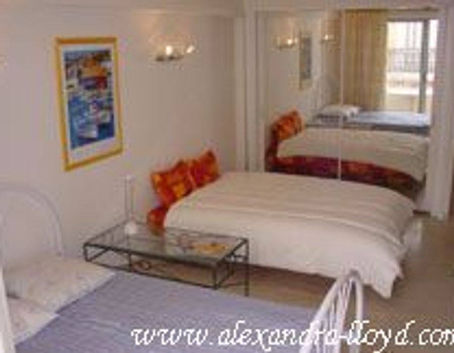 Apartment in Cannes, just off the Rue d'Antibes 1