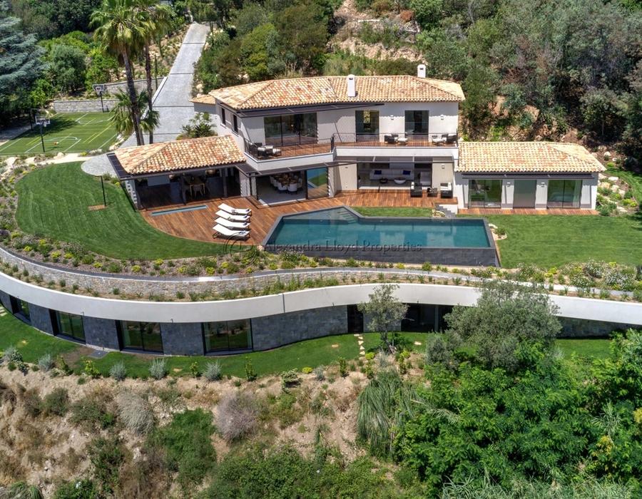 Super Cannes - a six bedroom villa for rent with a tennis court 2
