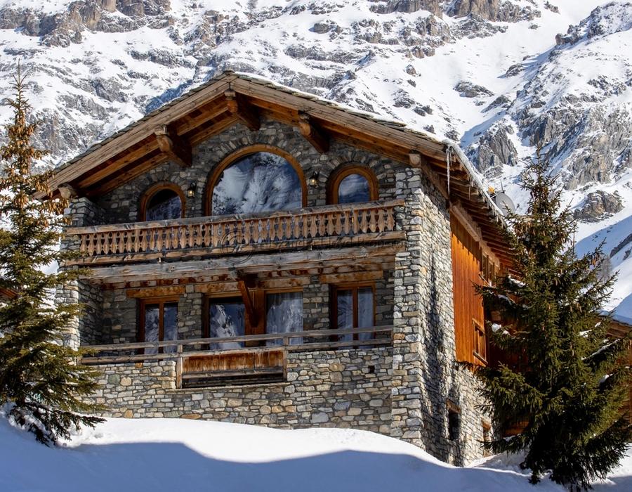 A charming chalet for rent in Val d'Isère 1