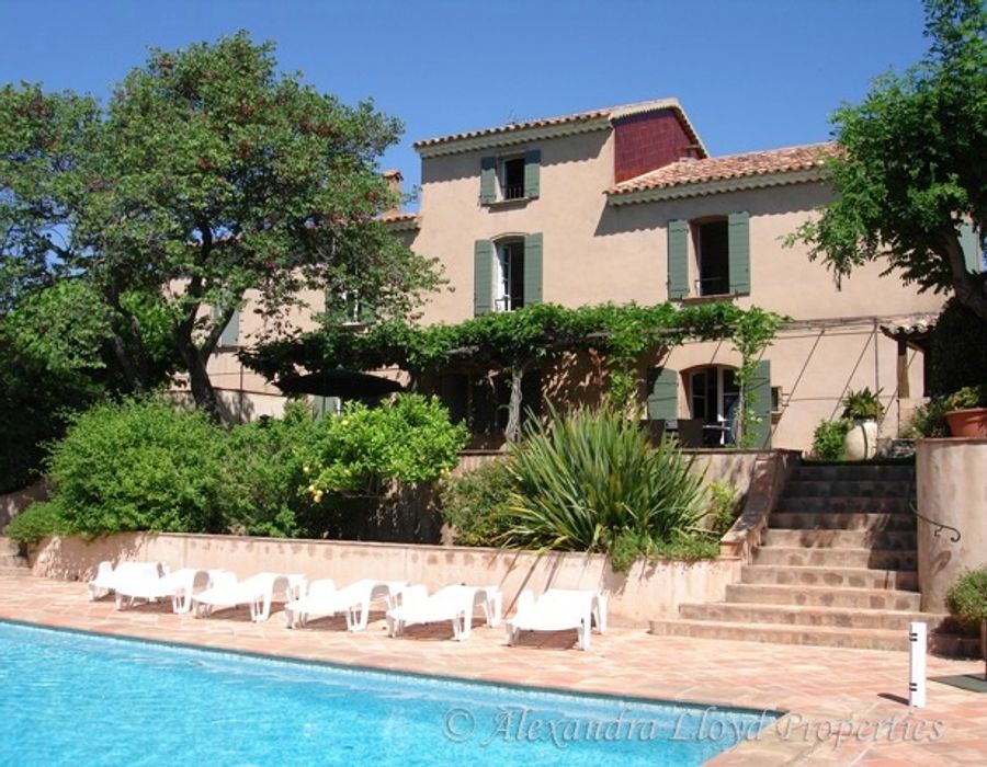 A lovely Provencal property in the Sainte Anne area of Saint Tropez 1