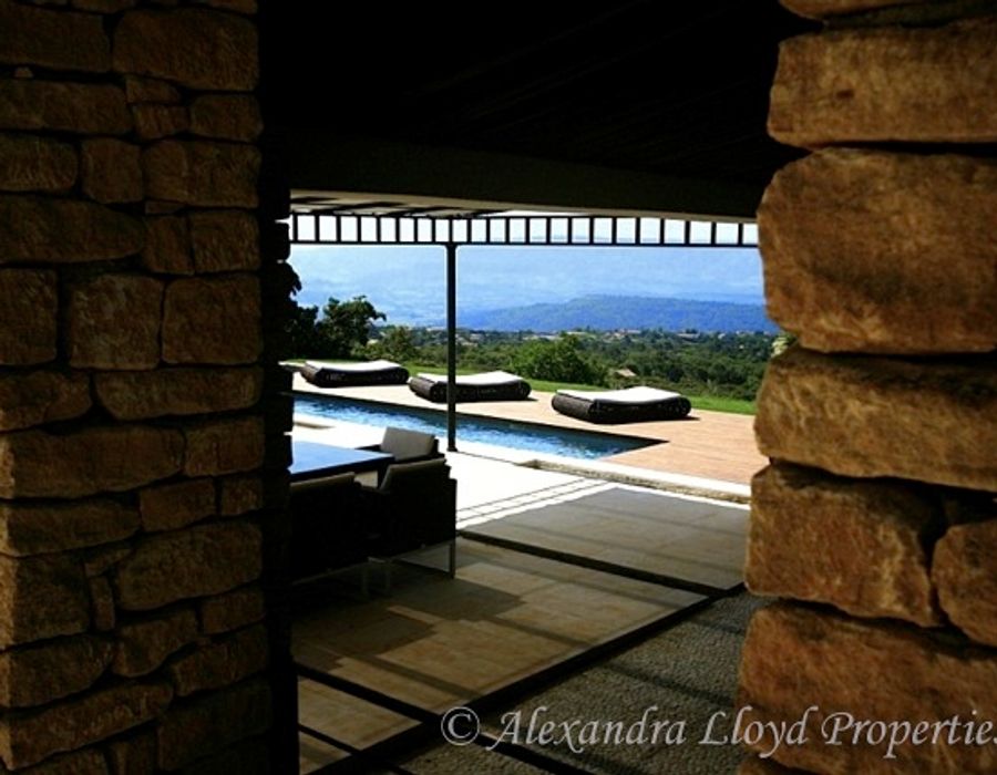 “Stunning stunning stunning interior! 6