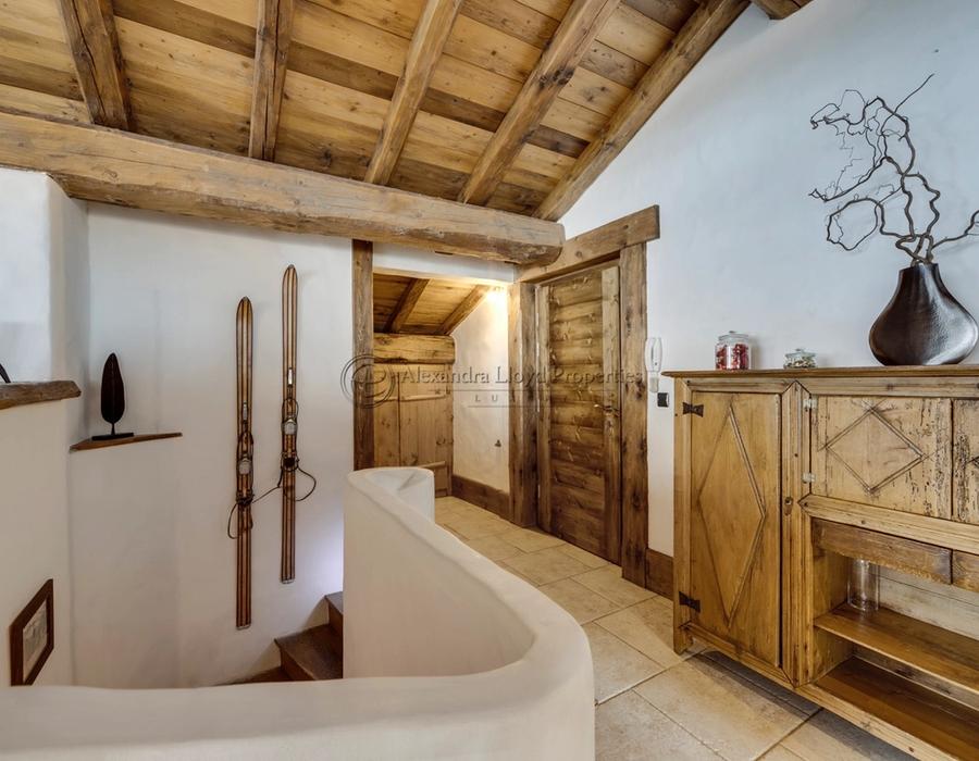 A charming chalet for rent in Val d'Isère 5