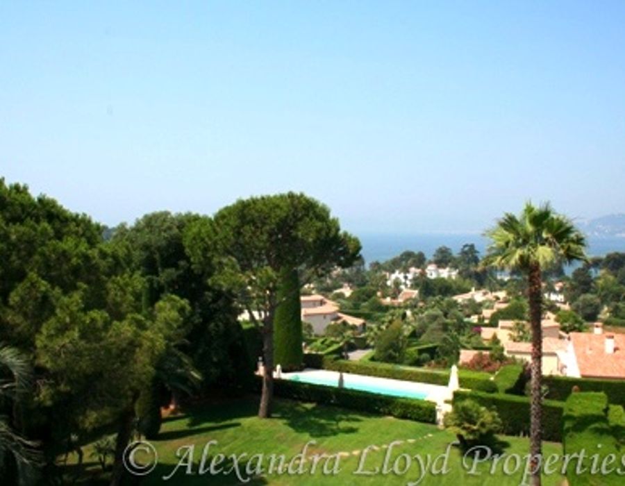 Superb Belle Epoque villa on the Cap d'Antibes 6