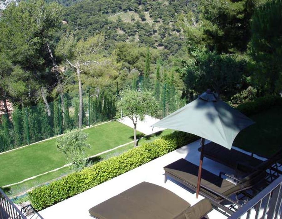A delightful renovated property offering spectacular views over Eze Village 5