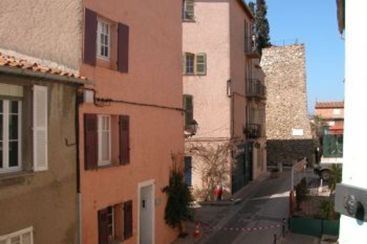 Charming village house in Saint Tropez