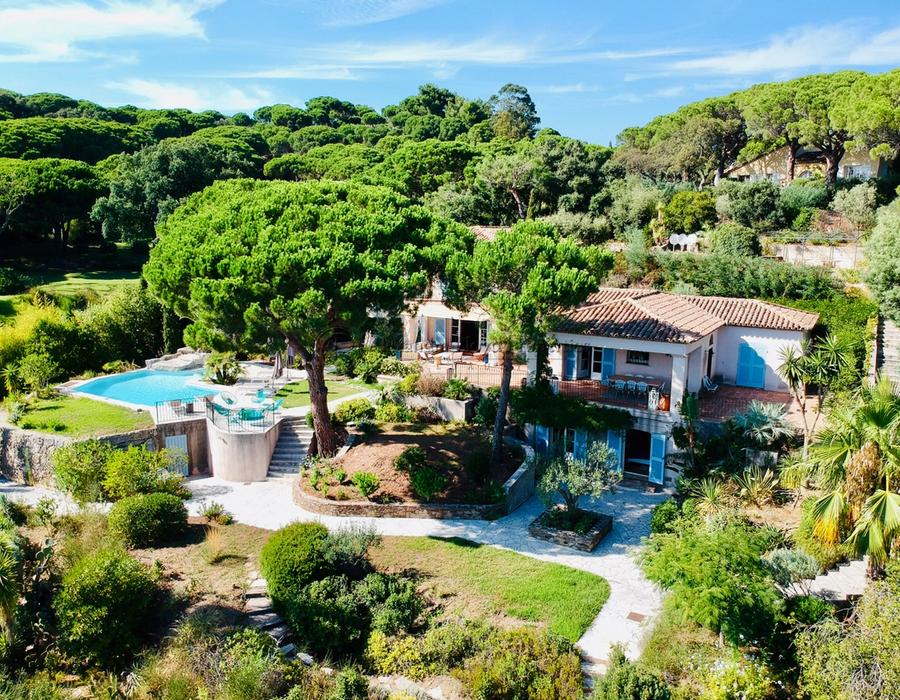 A lovely family home located in the Domaine de la Vallée, Gigaro 1
