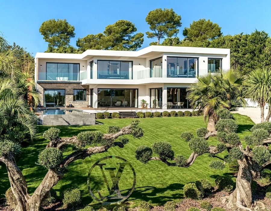 A fabulous contemporary villa for rent and sale in Mougins 5
