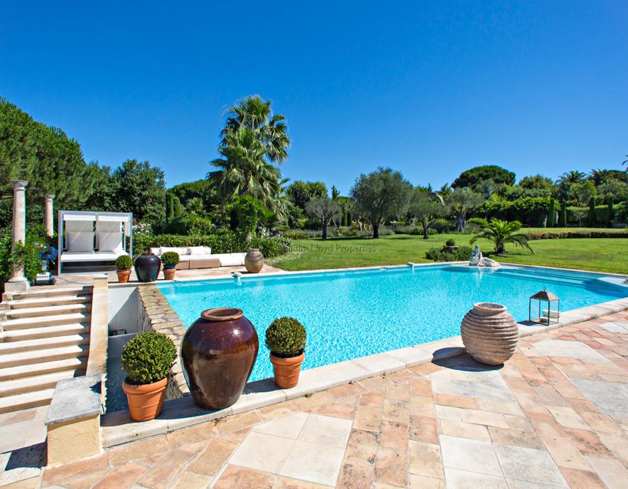 Excellent position and stunning views from Les Carles - Saint Tropez 6