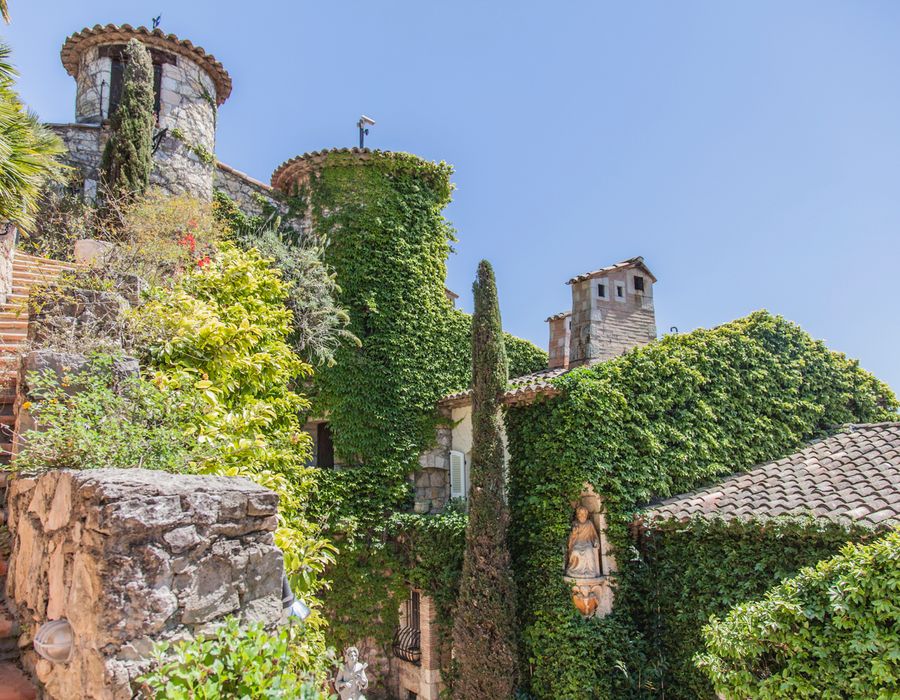 Stunning stone villa with breathtaking views over the bay of Cannes 5