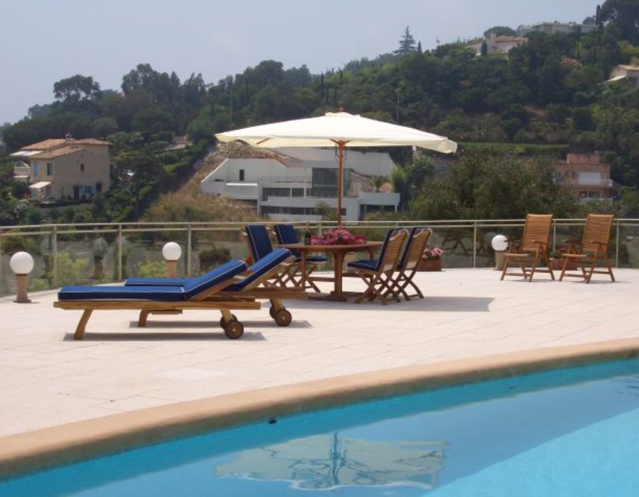 Luxurious villa in the prestigious Super Cannes with 180° sea views 5