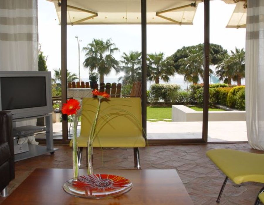 Large apartment located on the Croisette in the heart of Cannes 5