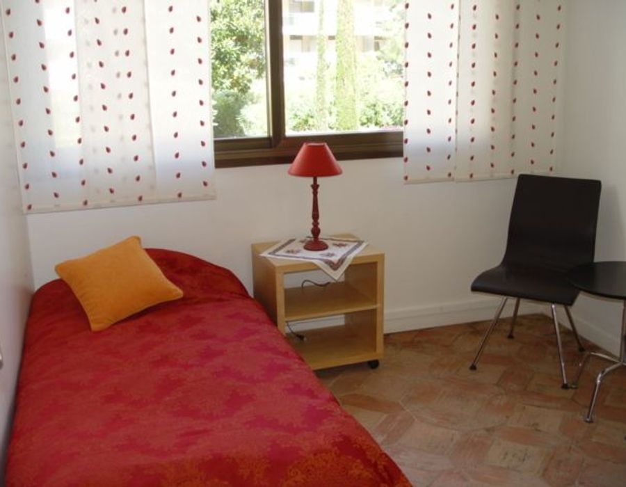 Large apartment located on the Croisette in the heart of Cannes 2