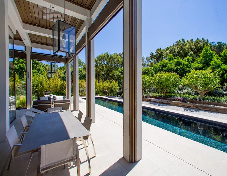 Elegant, contemporary and so close to Club 55 5