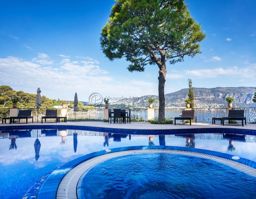 Waters edge villa in Saint Jean Cap Ferrat - Paloma Beach 2