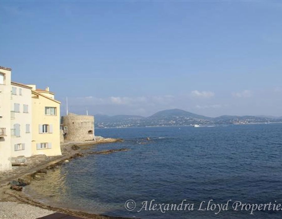 A fishermans house in the village of Saint Tropez 2