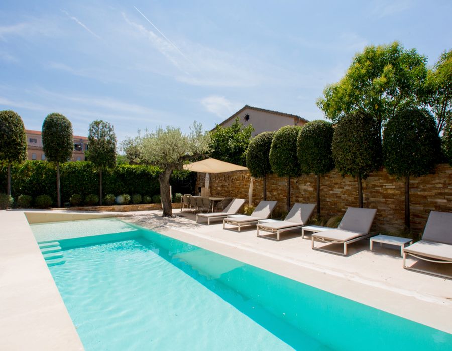 Elegant contemporary town house, in the heart of Saint Tropez 3