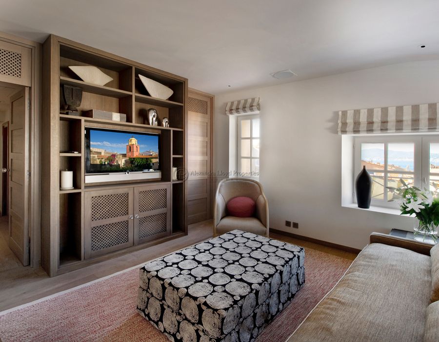 A stunning apartment in Saint Tropez village 6