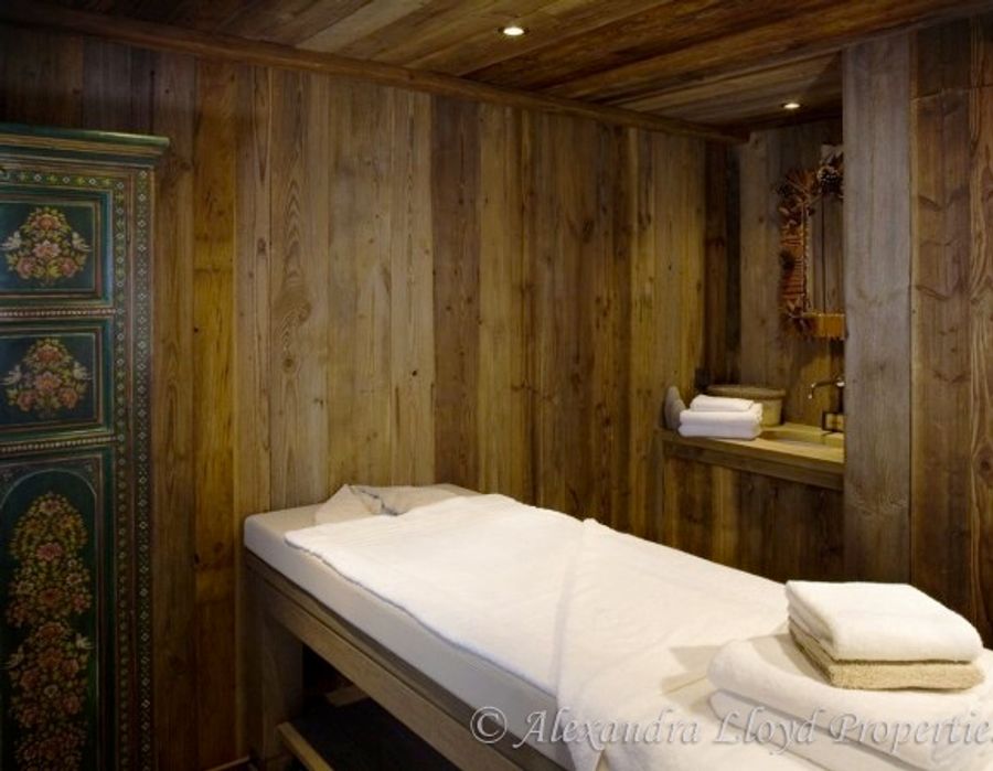 One of the finest, most luxurious chalets in Chamonix 4