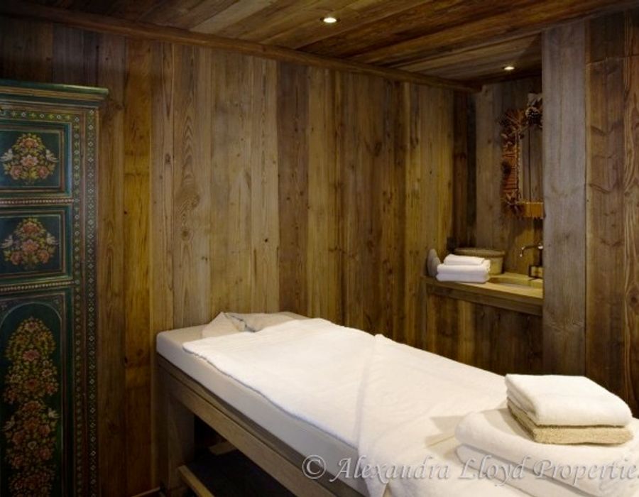 One of the finest, most luxurious chalets in Chamonix 4