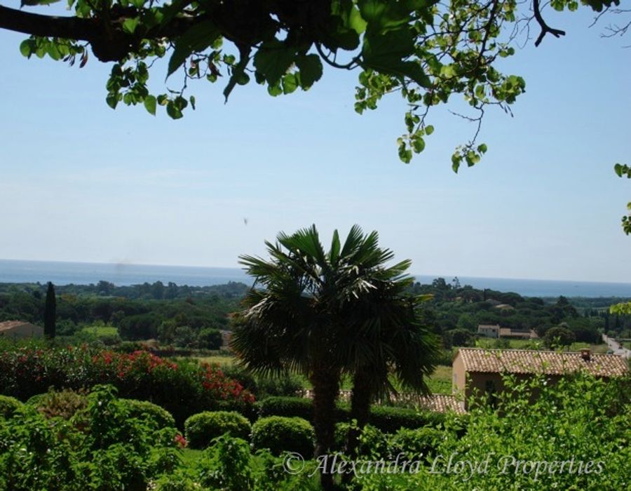 A lovely Provencal property in the Sainte Anne area of Saint Tropez 6