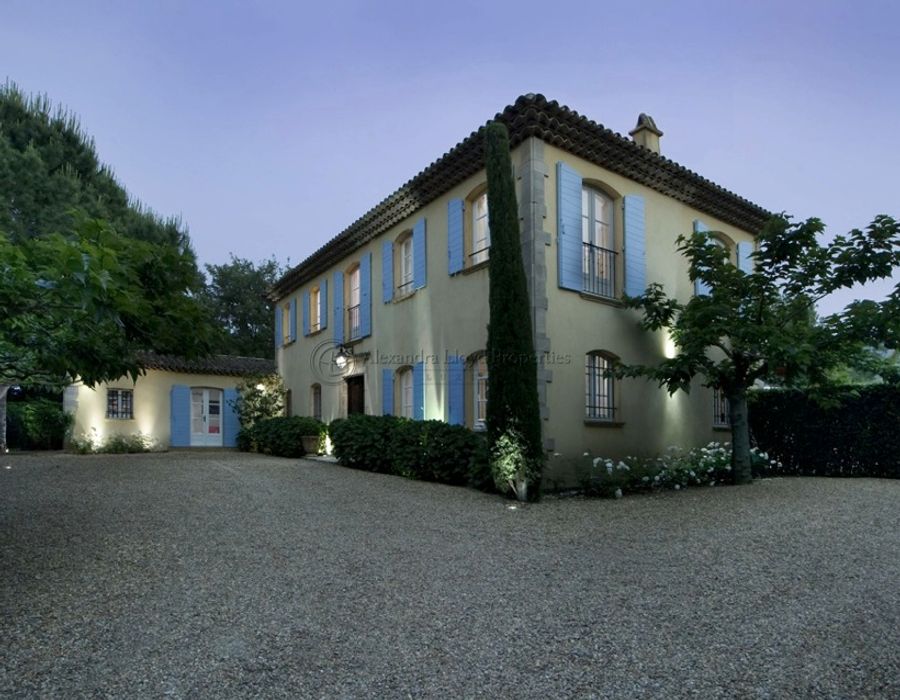 Elegant villa in Saint Tropez - close to the centre and beaches 4