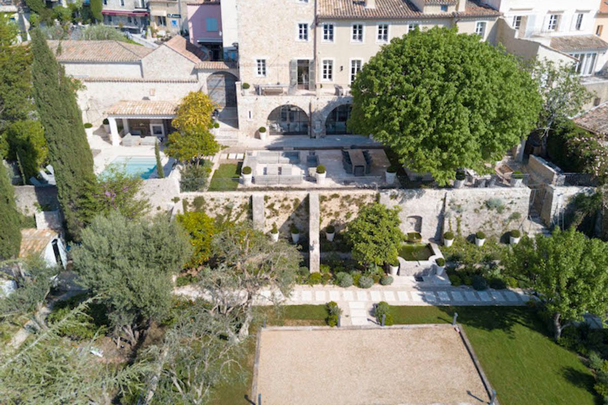 A unique & stunning luxury villa in the heart of Mougins village