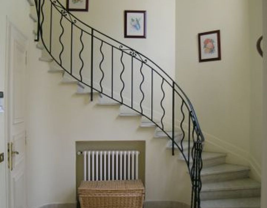 A substantial and elegant period villa on the Cap d'Antibes 5