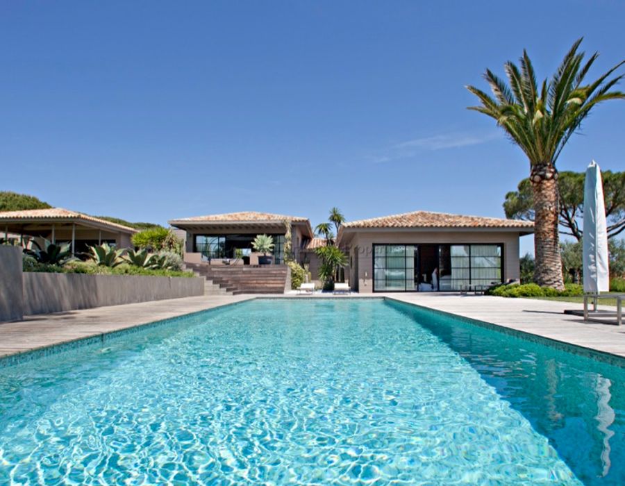 Stunning! Luxury contemporary villa close to the beaches and the town of Saint-Tropez 2