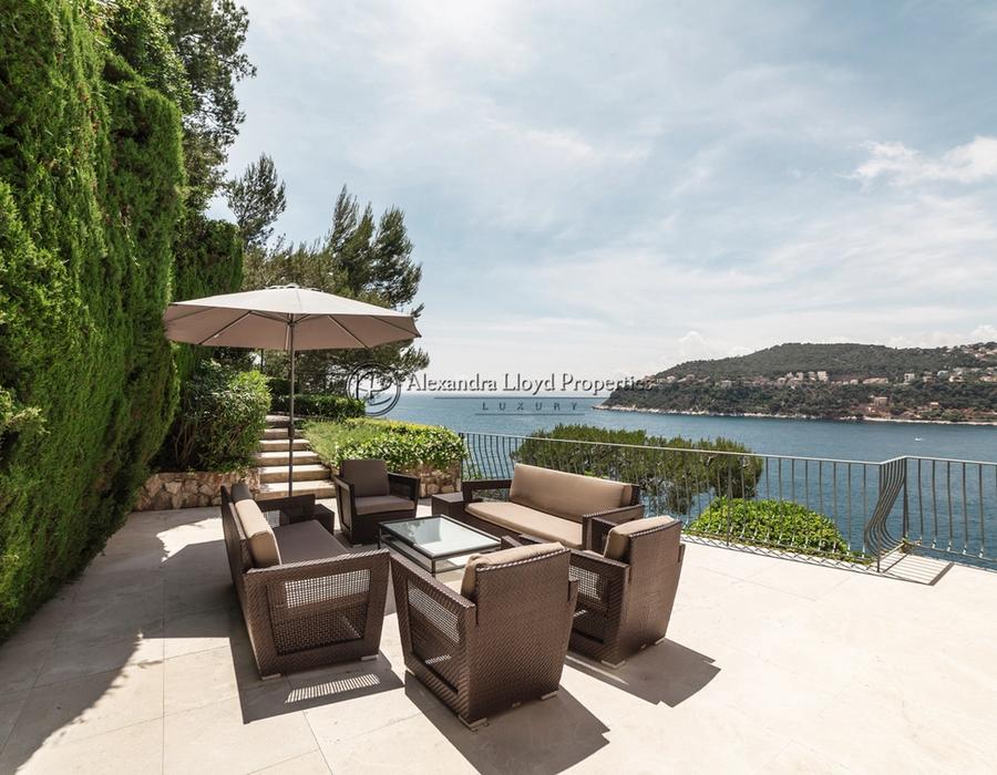 Cap Ferrat luxury! Stunning property for rent, walking distance from the beach 3