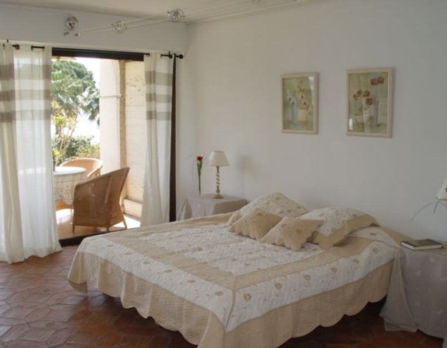 Large apartment located on the Croisette in the heart of Cannes 4