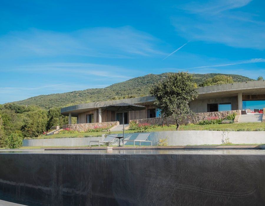 NEW! Fabulous waters edge villa with a contemporary interior close to Propriano - South Corsica 4