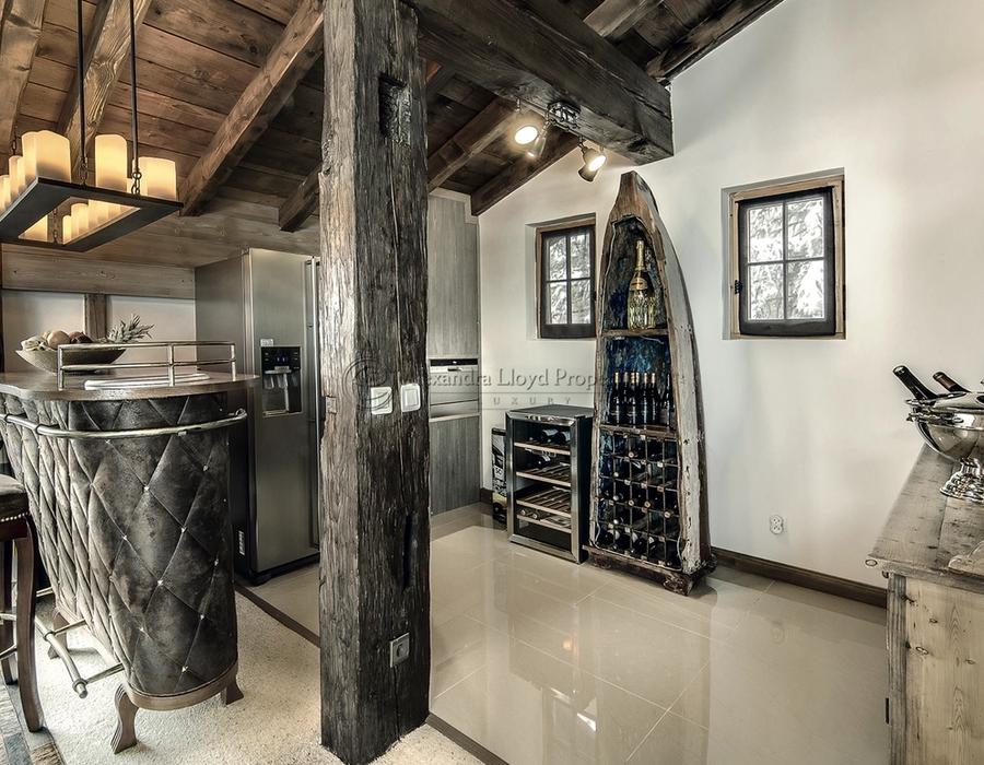 Courchevel 1850 - great location - 8 bedroom chalet with sauna 6