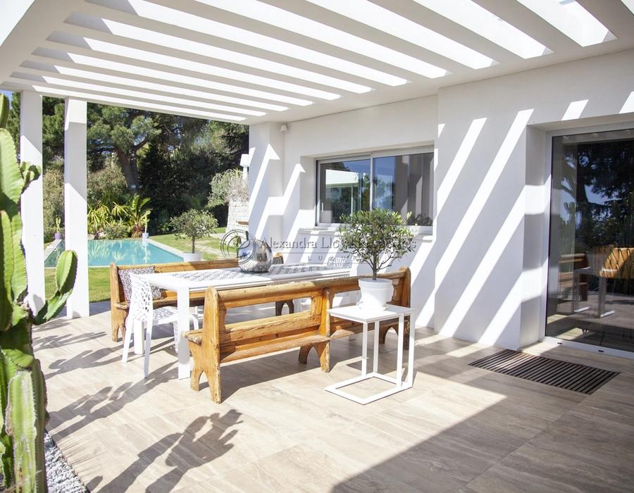 A stunning property for rent in Cannes La Croix des Gardes 4