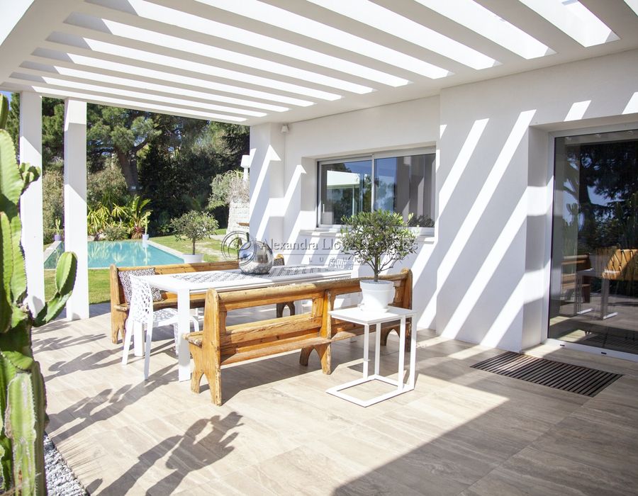 A stunning property for rent in Cannes La Croix des Gardes 4