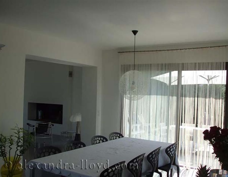 Modern villa located in Calvi, just a walk away from the sea. 1