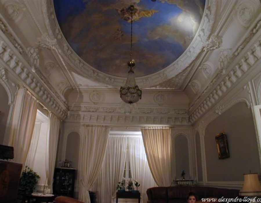 Exclusive apartment in a fairytale palace. 1