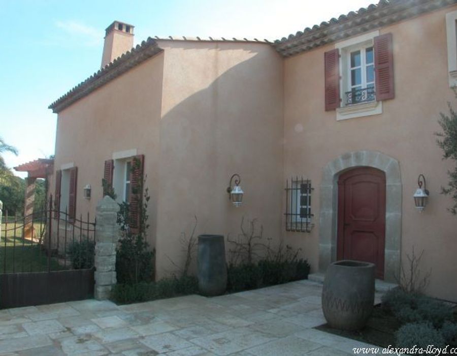 Stunning recently built villa in Les Parcs de Saint Tropez 6