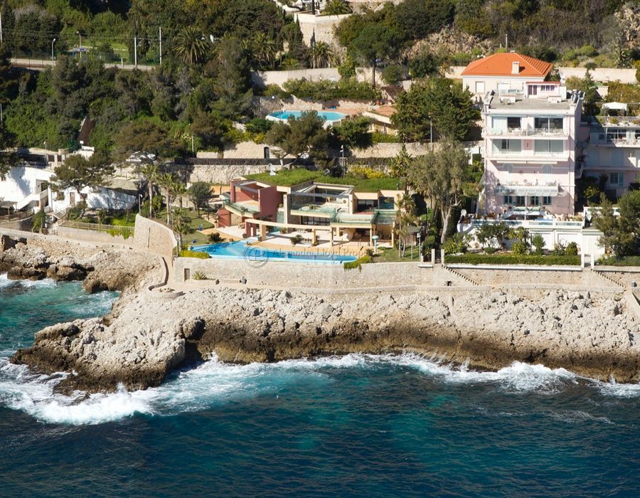 Contemporary and unique waters edge property in Cap d'Ail 2