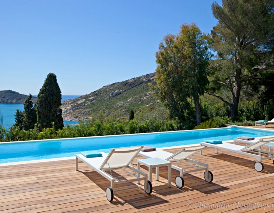Stunning new villa in the wonderful Escalet area, Ramatuelle  6